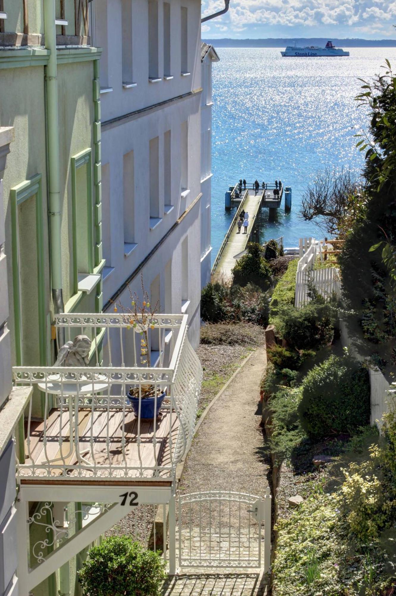 Villa Fernsicht - Wohnung Nr 1 - Mit Meerblick 사스니츠 외부 사진